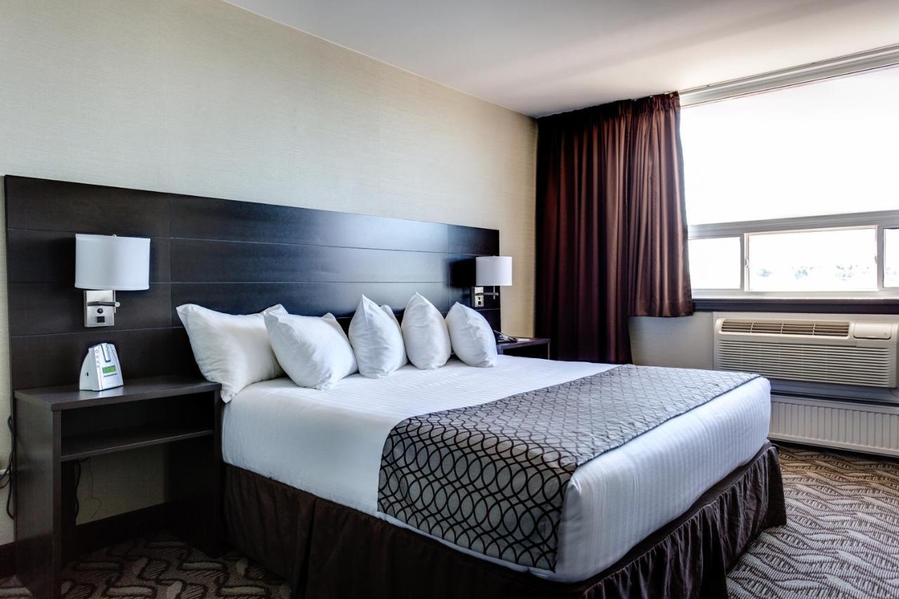 Clarion Hotel Sudbury Exterior photo