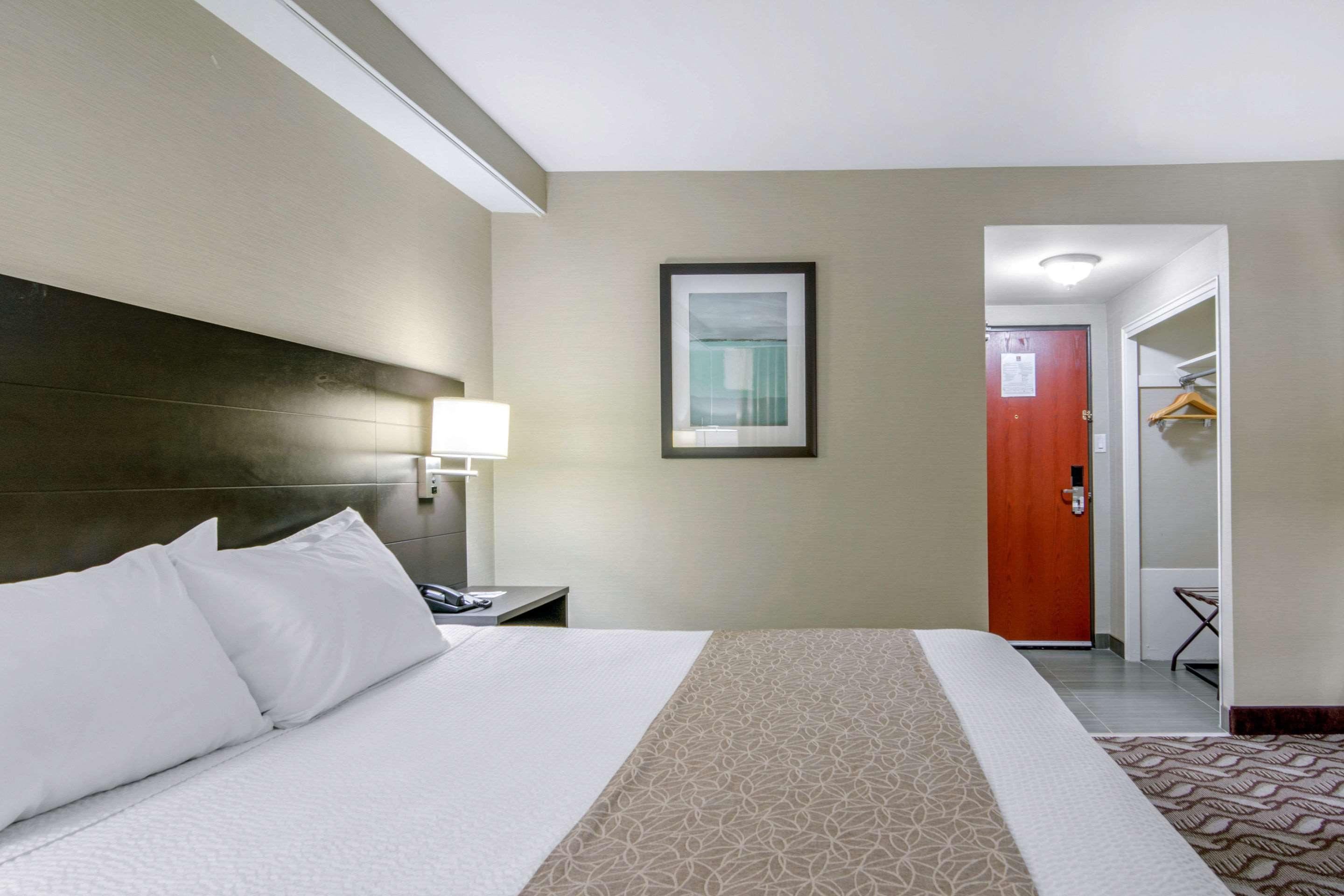 Clarion Hotel Sudbury Exterior photo