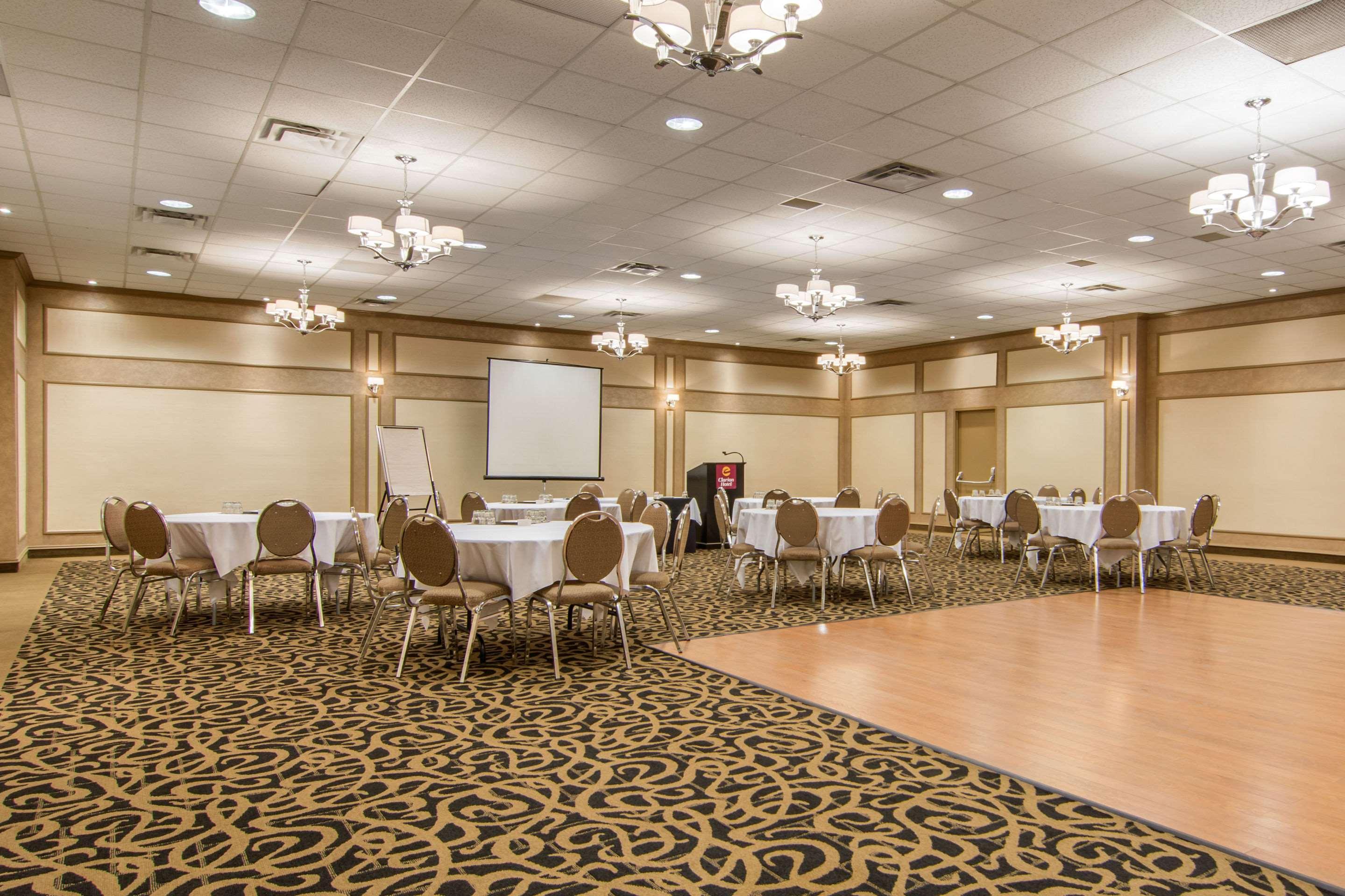 Clarion Hotel Sudbury Exterior photo