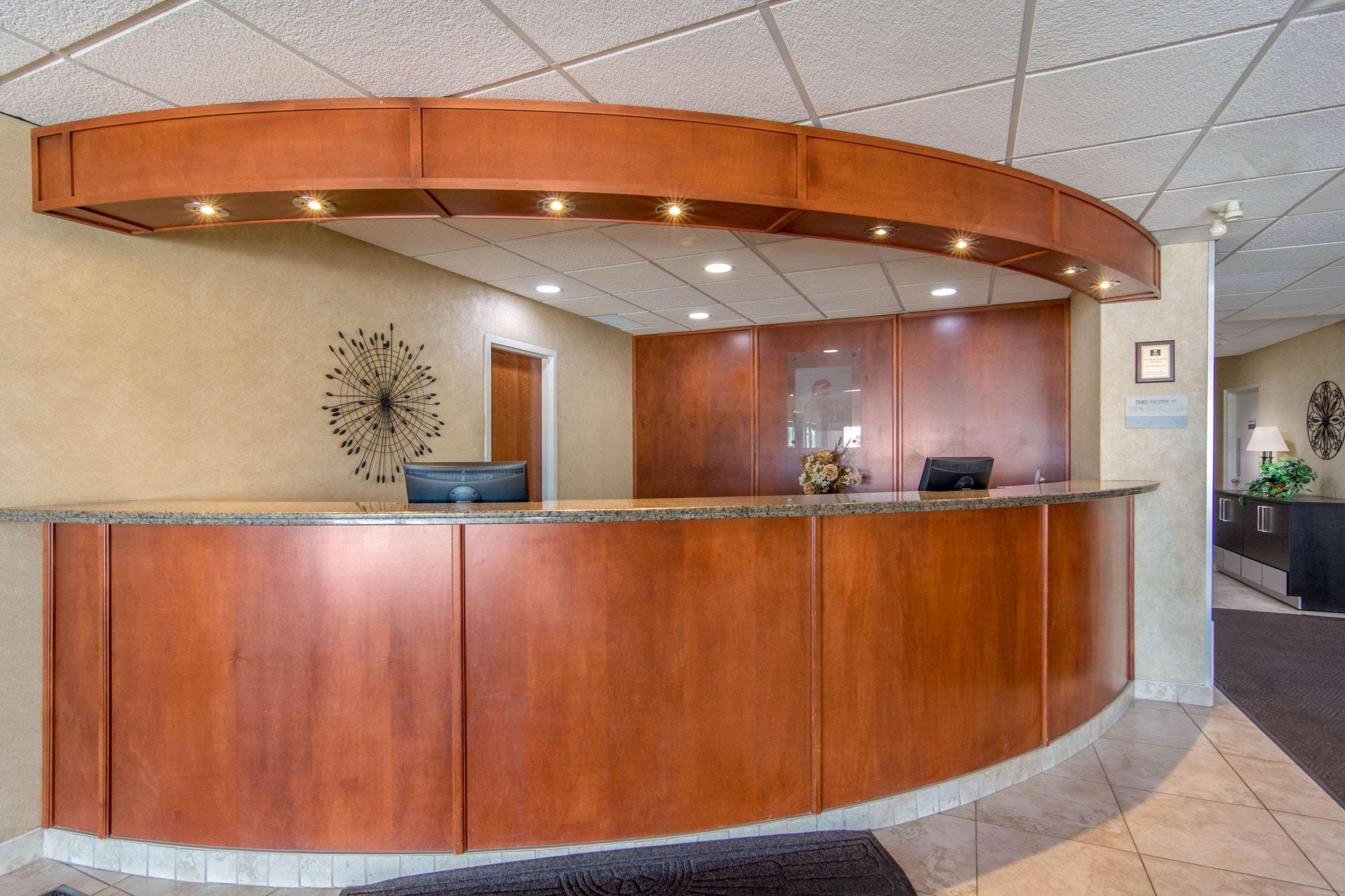 Clarion Hotel Sudbury Exterior photo