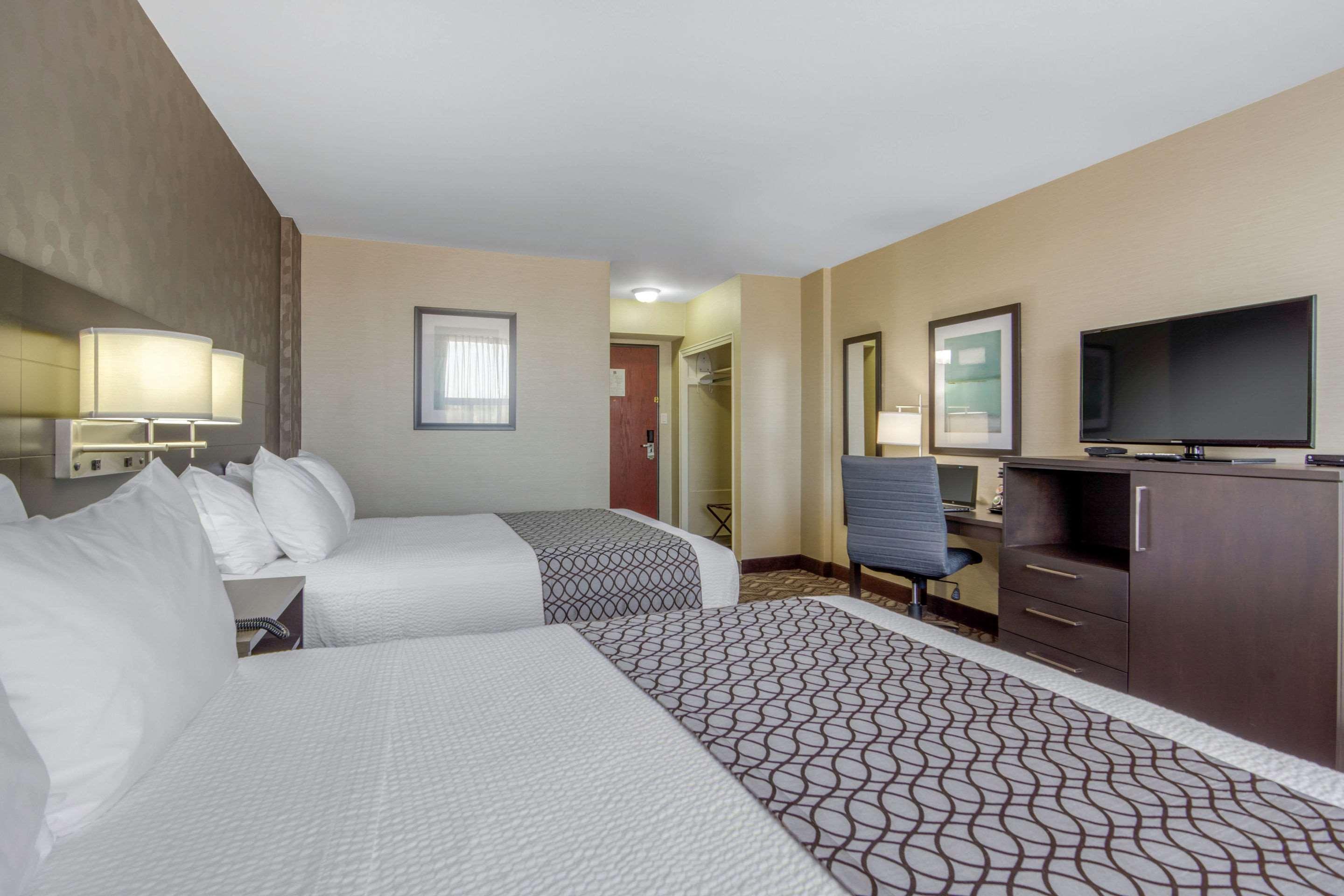 Clarion Hotel Sudbury Exterior photo
