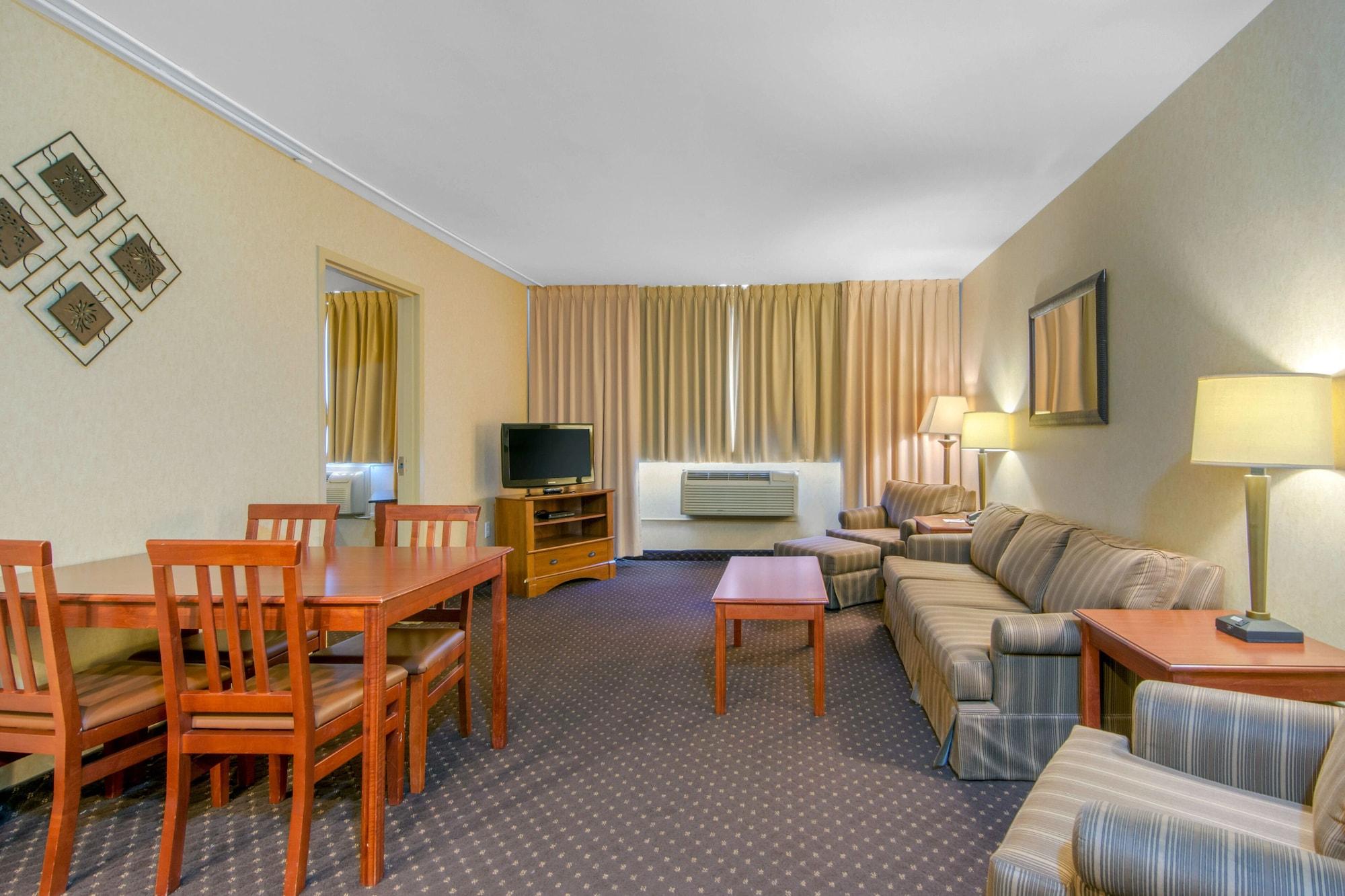 Clarion Hotel Sudbury Exterior photo